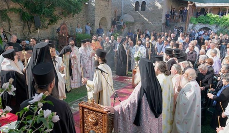 Ήξερε να τιμά την ιεροσύνη του  ο αρχιμανδρίτης Θεοδ. Διαμάντης