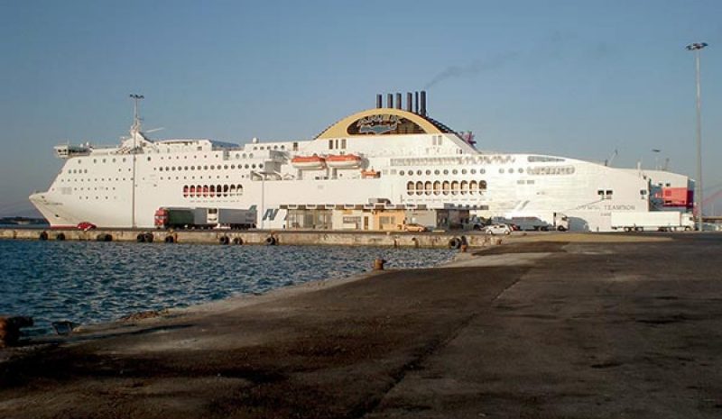 Πλοίο άρπαξε φωτιά στα  ανοιχτά της Ηγουμενίτσας
