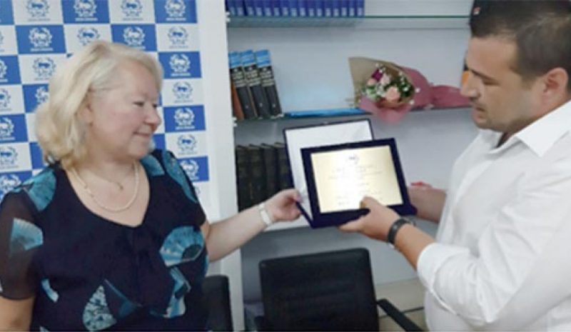 Η «Ομόνοια» τίμησε την πρέσβη  της Ελλάδος στα Τίρανα Ε. Σουρανή