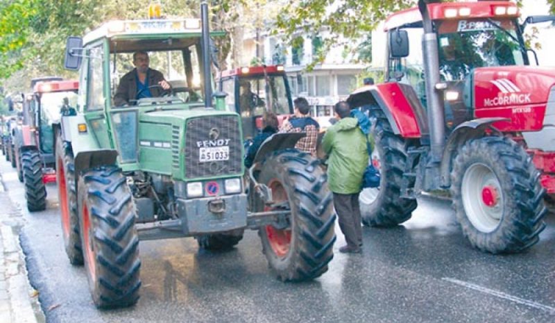 «Ζεσταίνουν» τα τρακτέρ  οι αγρότες για την ΔΕΘ