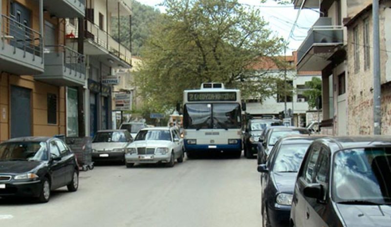Σχεδιάζονται πιλοτικές ρυθμίσεις για  την αντιμετώπιση του κυκλοφοριακού
