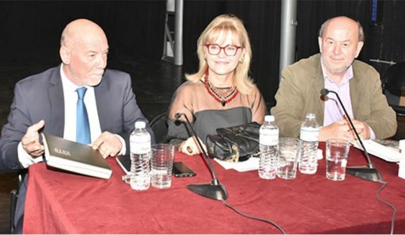 Το «πικρό γάλα» γέμισε με κόσμο το Πνευματικό Κέντρο