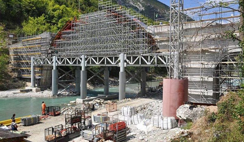 Τον ερχόμενο Ιούλιο… ξανά στη  θέση του το Γεφύρι της Πλάκας!