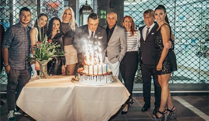 32 χρονών έγινε το cafe bar Trois στα Γιάννενα