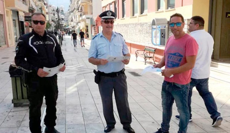 Η Τροχαία κάνει πιο εύκολη τη μετακίνηση πεζών και ΑμεΑ 