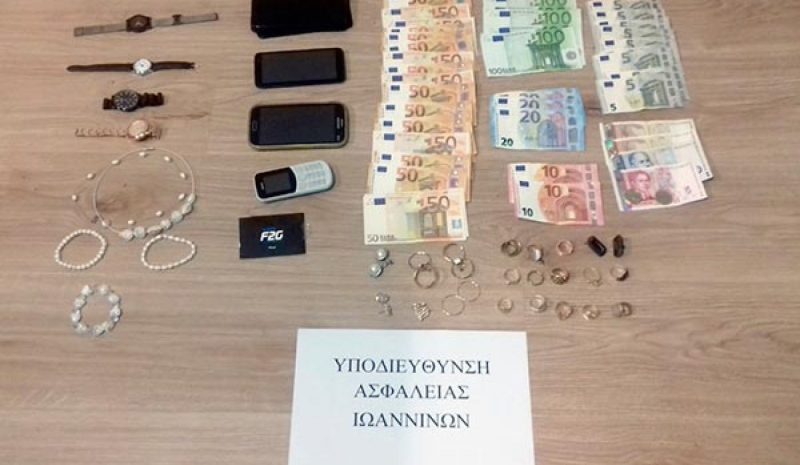 Συνελήφθη η «εισπράκτορας» της σπείρας  που εξαπατούσε ηλικιωμένες στα Γιάννενα!