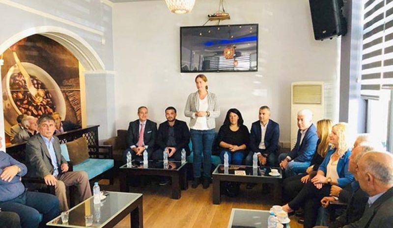 Χωριά της μειονότητας επισκέφθηκε η Ελληνίδα πρέσβης στα Τίρανα