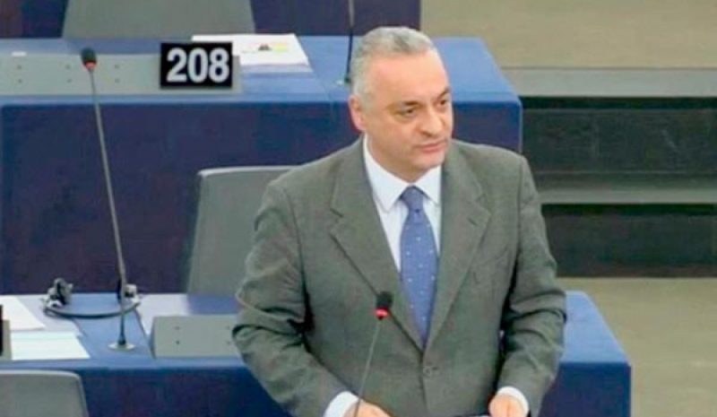 Η Ε.Ε. να επιβάλλει γνήσια  απογραφή στην Αλβανία