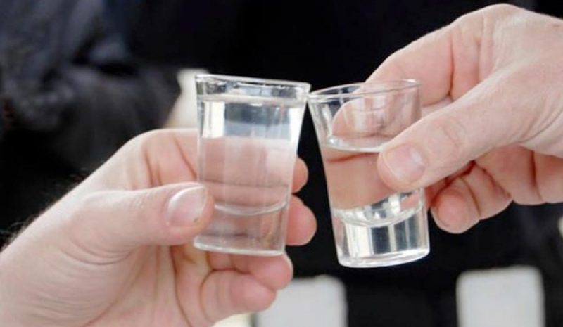 18 φορές πάνω ο ειδικός φόρος  κατανάλωσης για το τσίπουρο!