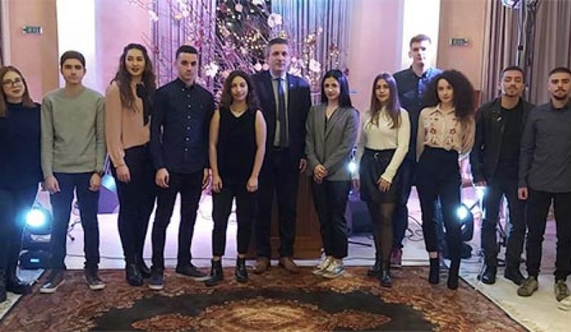 Βραβεία και δώρα στους Αρτινούς μαθητές που αρίστευσαν στις πανελλαδικές εξετάσεις