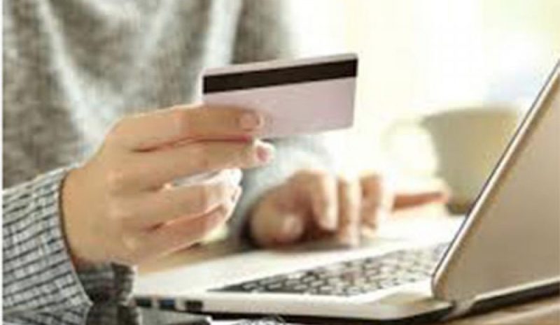 Οι τράπεζες αντικατέστησαν 15.000 κάρτες  μετά από κρούσματα υποκλοπής στοιχείων