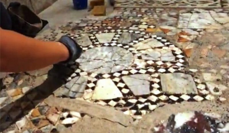 Στο Ναό της Παρηγορήτισσας εκτίθεται μοναδικό μαρμαροθέτημα από τη Μονή της Παντάνασσας