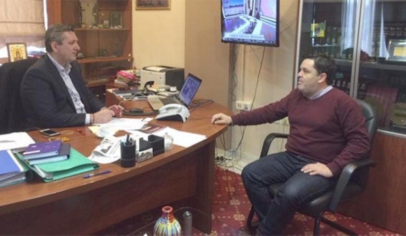Συζήτηση στην Άρτα για  προσφυγικό - απορρίμματα 