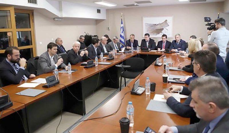 Σε ανοιχτή «γραμμή» με Περιφέρειες και Δήμους η Κυβέρνηση για το μεταναστευτικό