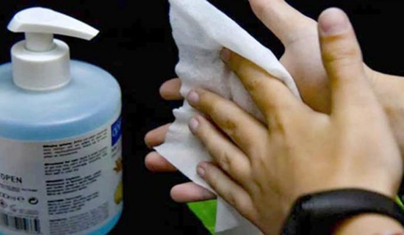 Συνεχίζεται η πτωτική πορεία των κρουσμάτων κορωνοϊού  