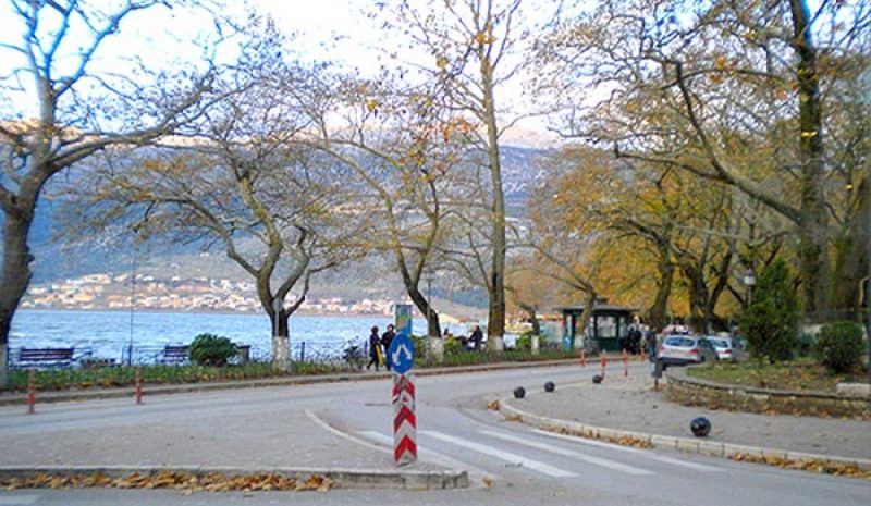 Δοκιμαστική πεζοδρόμηση στην παραλίμνιο περιοχή