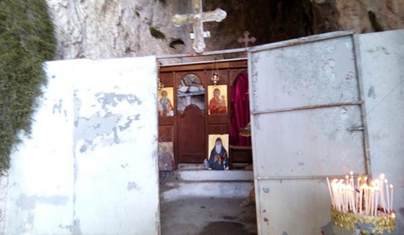 Προσκύνημα στη σπηλιά  του αγίου Αρσενίου Βέλλιανης!