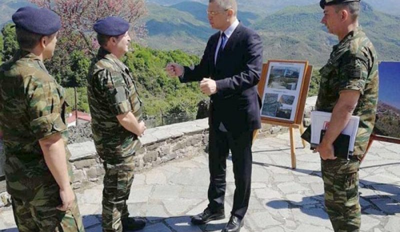 Στα ελληνοαλβανικά σύνορα  ο Υφυπουργός Εθνικής Άμυνας