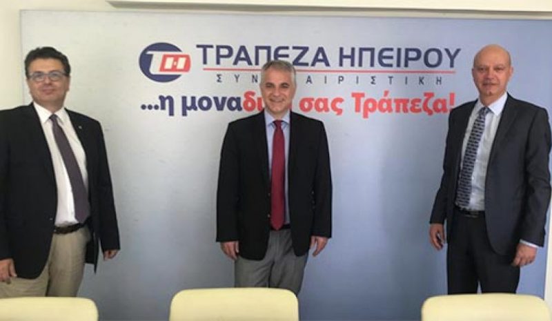657 ιατρικές μπλούζες στο «Χατζηκώστα» από την Τράπεζα Ηπείρου 