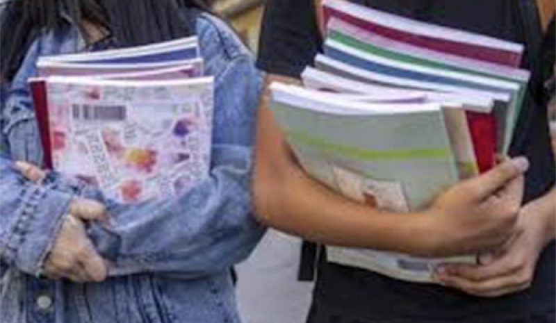 ΥΠ. ΠΑΙΔΕΙΑΣ: Να κρατήσουν όλα τα βιβλία  οι μαθητές Γυμνασίου και Α’- Β’ Λυκείου
