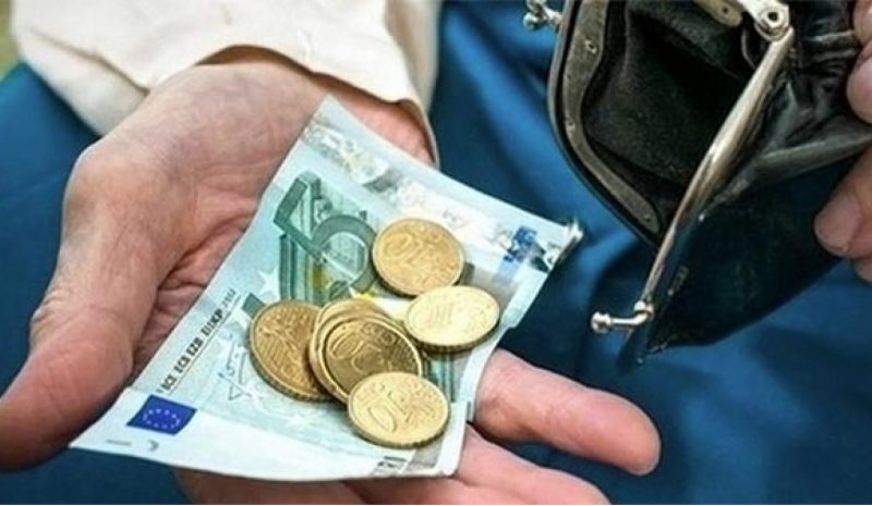 Στα… συρτάρια είχαν μείνει  14.000 αιτήσεις συνταξιοδότησης!
