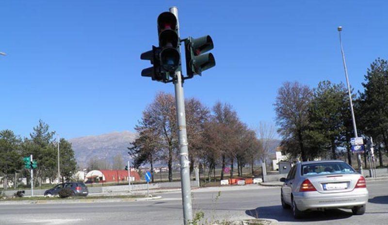 Πρέπει πρώτα, να χαθούν ζωές για να φτιάξουν τους σηματοδότες; 