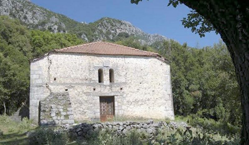 Εργασίες αποκατάστασης  σε θρησκευτικά μνημεία