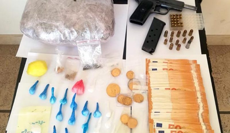 Χειροπέδες σε επταμελή σπείρα που «μοίραζε θάνατο» την Πρέβεζα!