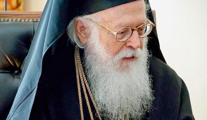 Κύμα συμπαράστασης στην Αλβανία για την υγεία του Αρχιεπισκόπου Αναστάσιου