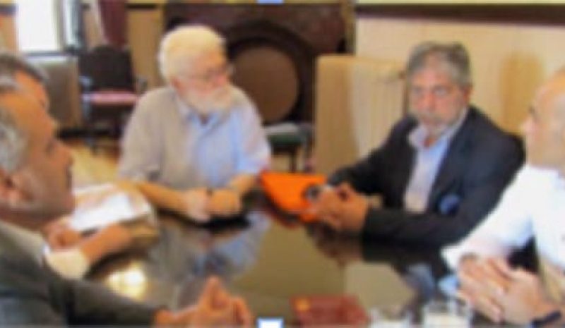 Τρόπους ενίσχυσης της συνεργασίας συζήτησε ο Μ. Ελισάφ με τον Πρέσβη της Παλαιστίνης 