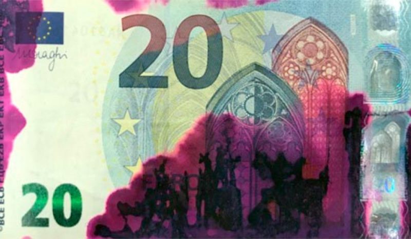 Τα χρωματισμένα χαρτονομίσματα και  ο… τζάμπα κόπος των επίδοξων ληστών 