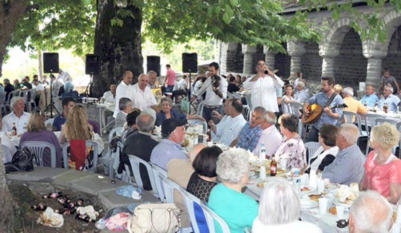 Η Πανηπειρωτική στέκεται δίπλα στους καλλιτέχνες παραδοσιακής μουσικής