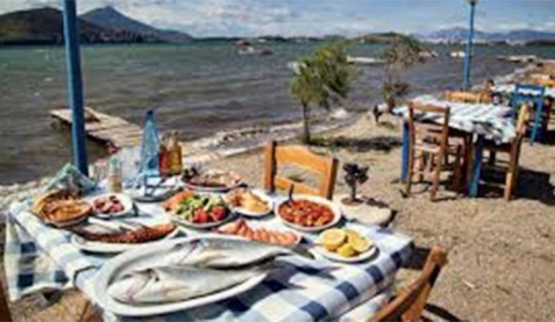 Προς επέκταση των μέτρων του τουρισμού  και στις εποχικές εμπορικές επιχειρήσεις