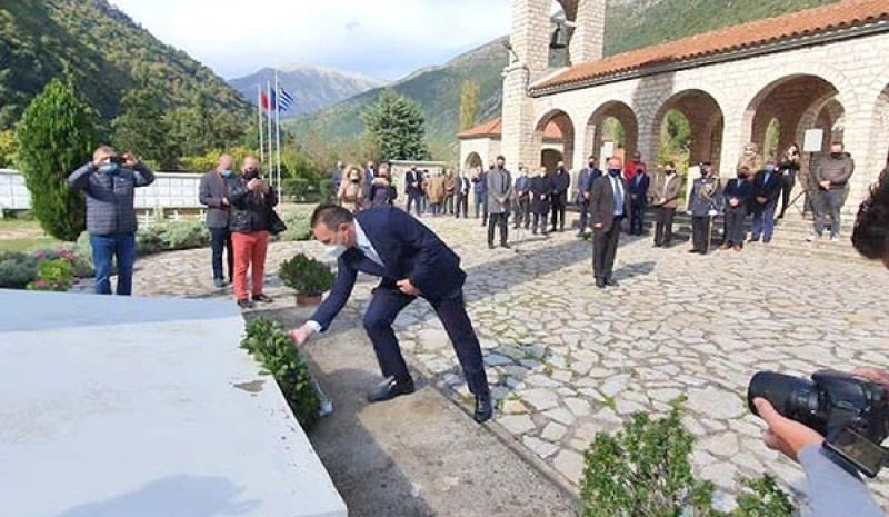 Λίγα στεφάνια ως φόρος τιμής στους Ήρωες πεσόντες του ’40!