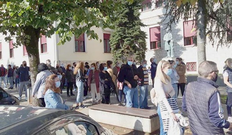«Ουρές» Γιαννιωτών χθες για  τα «rapid test» κορωνοϊού!