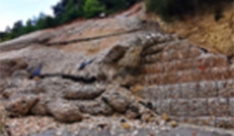 Σκληρή κριτική στην Περιφερειακή Αρχή  με αφορμή κατάρρευση έργου αντιστήριξης