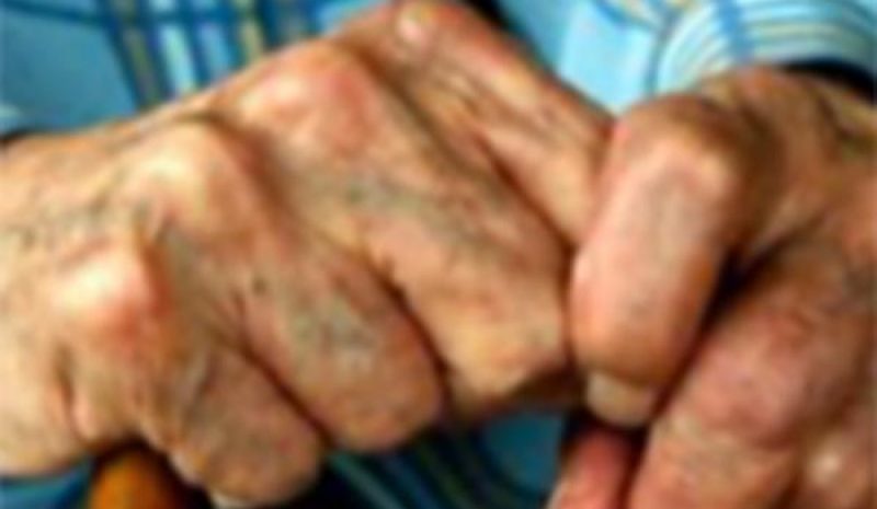 Σπείρα κακοποιών ληστεύουν  ηλικιωμένους στην Παλάσα