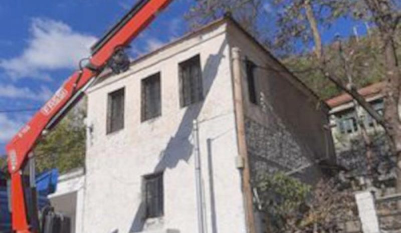 Κοπή και κλάδεμα επικίνδυνων δέντρων στον Δήμο Πωγωνίου