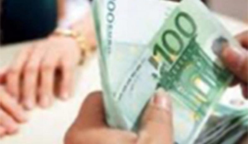 Από σήμερα ξεκινά η διαδικασία καταβολής  των 400 ευρώ στους μακροχρόνια ανέργους