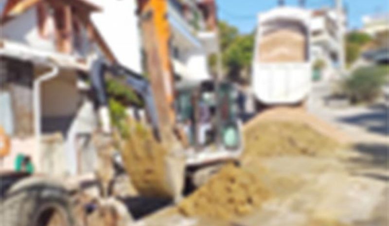 Άρχισε και πάλι το έργο της  αποχέτευσης στο Κομπότι