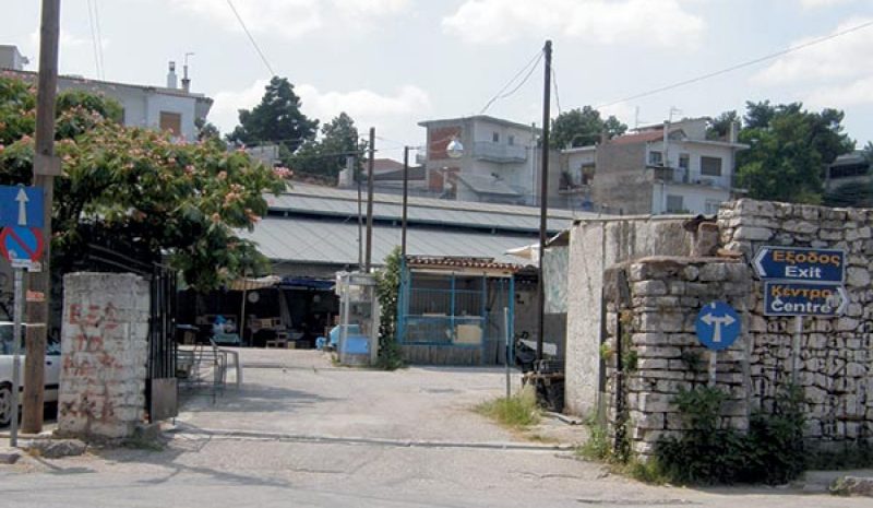 Κλοπές και ζημιές καταγράφονται τα βράδια στη Λαϊκή Αγ. Μαρίνας