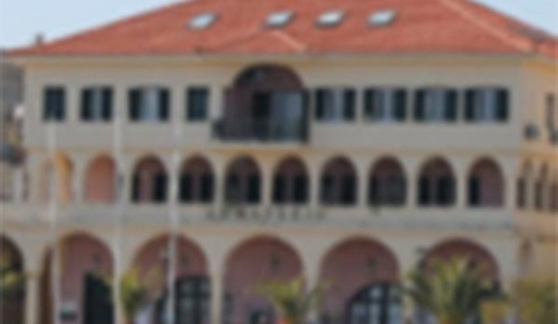 Η Πρέβεζα φωτίζει σήμερα στα λευκά το  Δημαρχείο και τον πύργο του Ρολογιού 