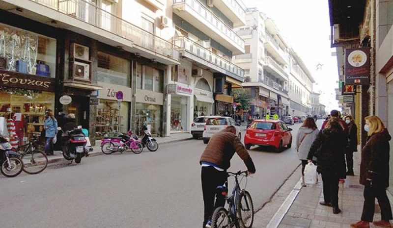 Βαριά πληγωμένη από την πανδημία  η αγορά αποχαιρετά το 2020
