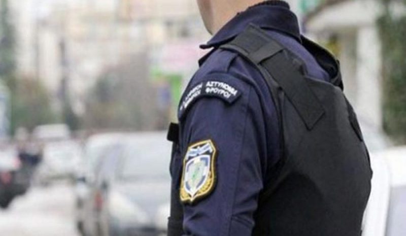 Με κλομπ, χειροπέδες αλλά χωρίς  πιστόλι οι αστυνομικοί των ΑΕΙ 