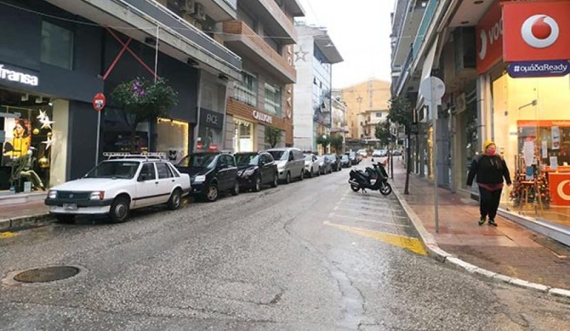 Εκπτώσεις με τα μαγαζιά  κλειστά μέχρι... νεοτέρας