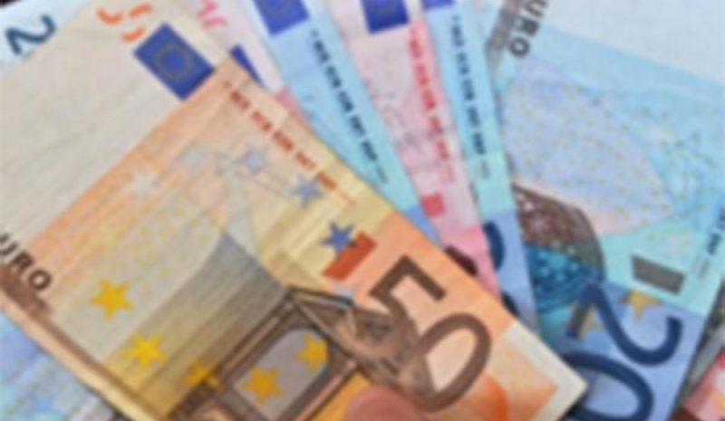 Την Τρίτη η καταβολή των 400 ευρώ σε  ελευθ. επαγγελματίες και επιστήμονες 