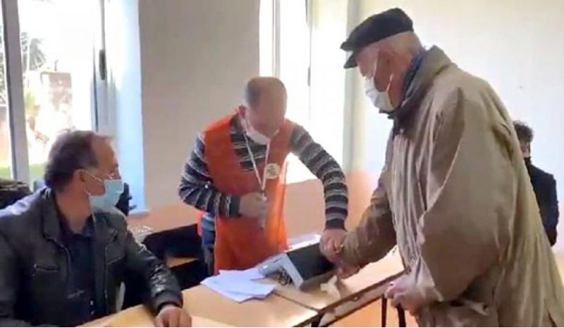 Ο Έντι Ράμα «φρόντισε» να ψηφίσουν  λιγότεροι από τους μισούς ψηφοφόρους!