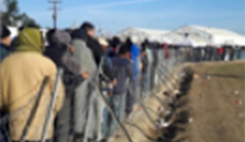 Θα μεταφερθούν κι άλλοι  μετανάστες στο Πέραμα;