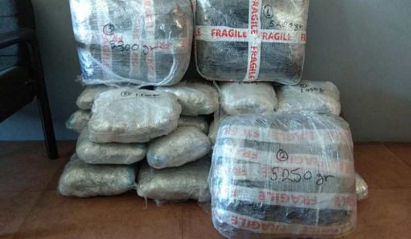 Κουβαλούσαν με τα πόδια  38 κιλά χασίς από την Αλβανία