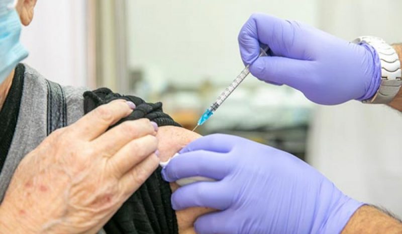 ΚΕΔΕ: Οι Δήμοι να συμβάλλουν στους κατ’ οίκον εμβολιασμούς